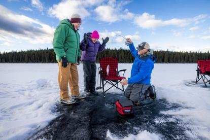 Canada - ice fishing game online